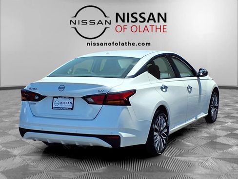 Used 2024 Nissan Altima 2.5 SV FWD image 26