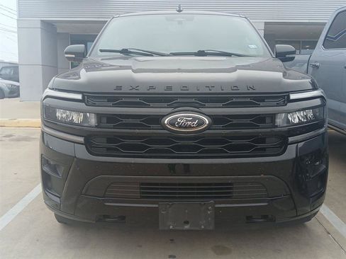 Used 2022 Ford Expedition Max Limited AWD/4WD image 3