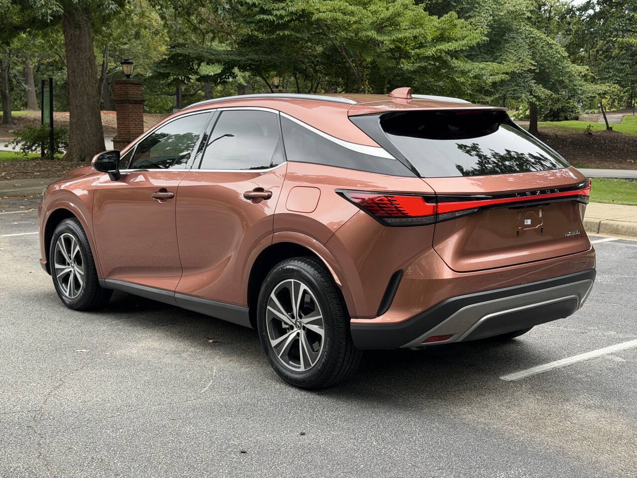 Used 2024 Lexus RX 350 Premium w/ Accessory Package (Z1) FWD image 7