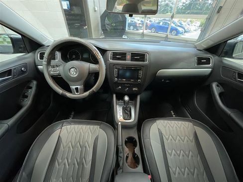 Used 2013 Volkswagen Jetta SE FWD image 20