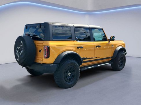 Certified 2022 Ford Bronco Wildtrak AWD/4WD image 3