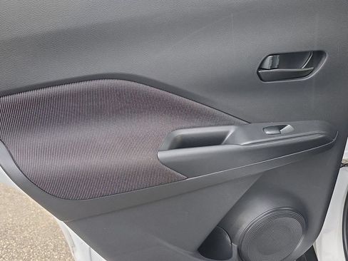 Used 2019 Nissan Kicks S FWD image 14