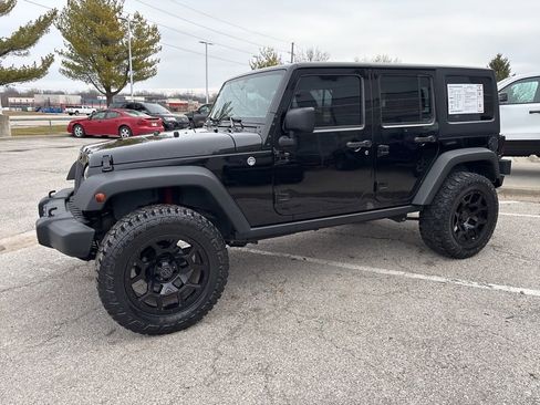 Used 2017 Jeep Wrangler Unlimited Rubicon w/ Cold Weather Group image 10
