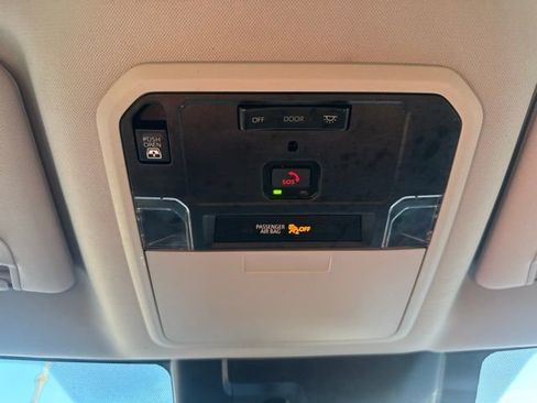 Used 2022 Toyota Tundra SR5 w/ SR5 Premium Package image 30