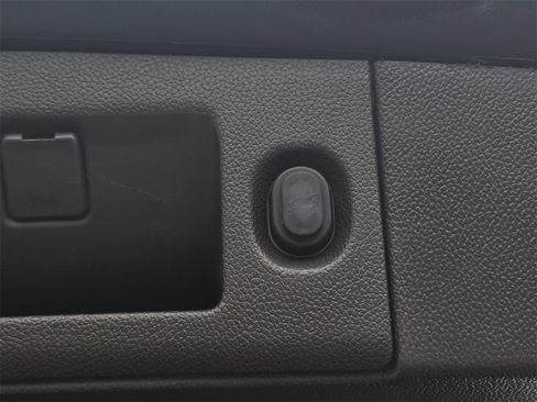 Used 2018 GMC Yukon Denali w/ Denali Ultimate Package image 25