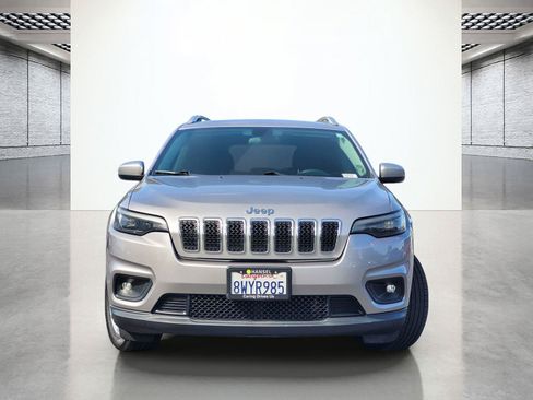 Used 2019 Jeep Cherokee Latitude w/ Popular Appearance Group FWD image 4
