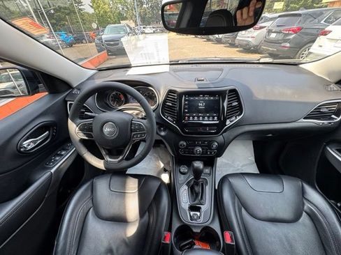 Used 2022 Jeep Cherokee Limited AWD/4WD image 16