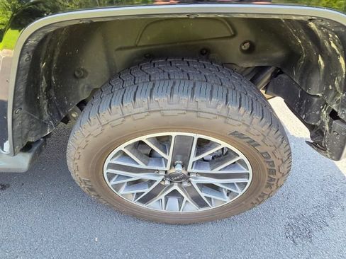 Used 2023 Jeep Wrangler Unlimited Sahara AWD/4WD image 33