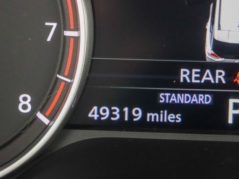 Used 2022 Nissan Rogue SV FWD image 16