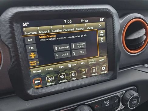 Used 2021 Jeep Gladiator Mojave AWD/4WD image 23