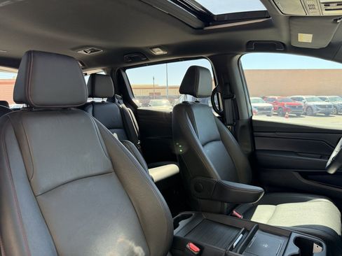 Used 2025 Honda Odyssey Sport-L image 42