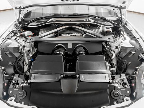 Used 2025 Aston Martin V8 Vantage Coupe image 47