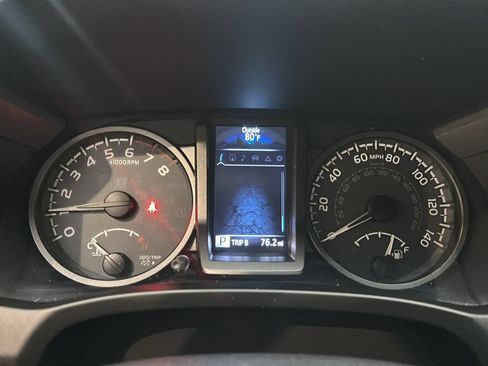 Used 2017 Toyota Tacoma TRD Off-Road AWD/4WD image 28