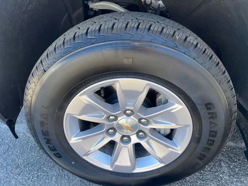 Used 2025 Chevrolet Silverado 1500 W/T image 37