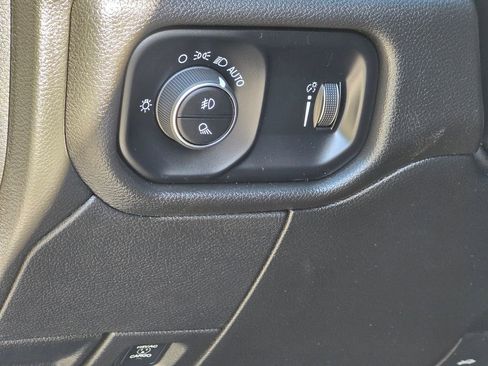 Used 2025 RAM 3500 Tradesman w/ Chrome Appearance Group image 37