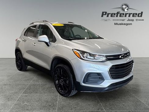 Used 2022 Chevrolet Trax LT w/ Sport Edition image 1