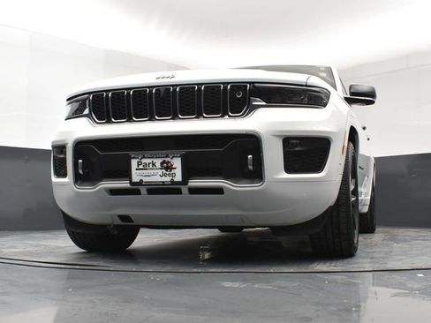 Used 2023 Jeep Grand Cherokee Overland w/ Adv Protech Group III AWD/4WD image 20