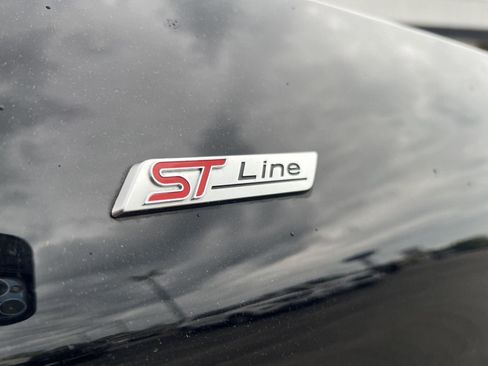Used 2025 Ford Explorer ST-Line w/ ST-Line Street Pack AWD/4WD image 3