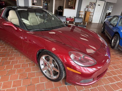 Used 2007 Chevrolet Corvette Coupe w/ Preferred Equipment Group image 4