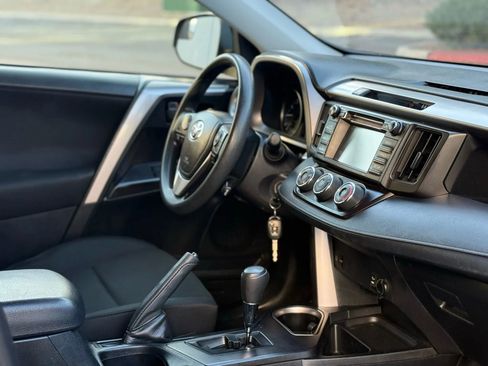 Used 2018 Toyota RAV4 LE w/ All Weather Liner Package AWD/4WD image 18