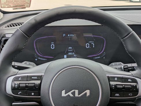 Used 2025 Kia Sportage EX FWD image 34