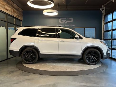 Used 2021 Honda Pilot Black Edition image 2