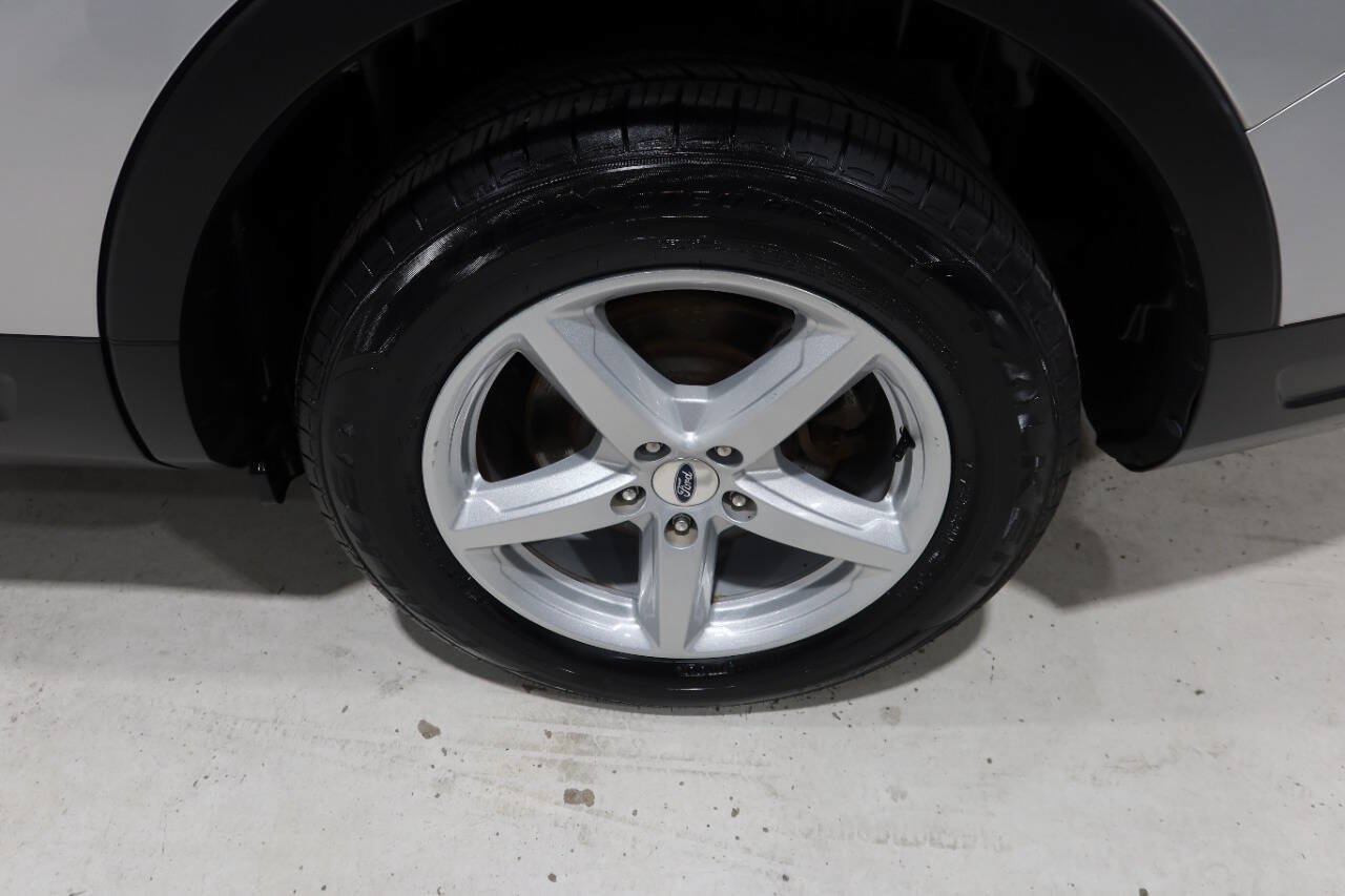 Used 2018 Ford Explorer XLT w/ Equipment Group 201A FWD image 37