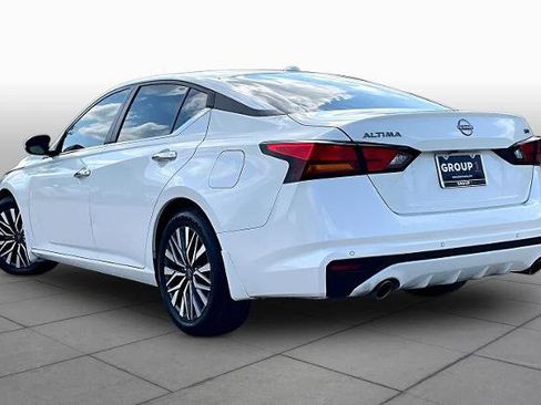 Certified 2024 Nissan Altima 2.5 SV w/ SV Premium Package FWD image 12