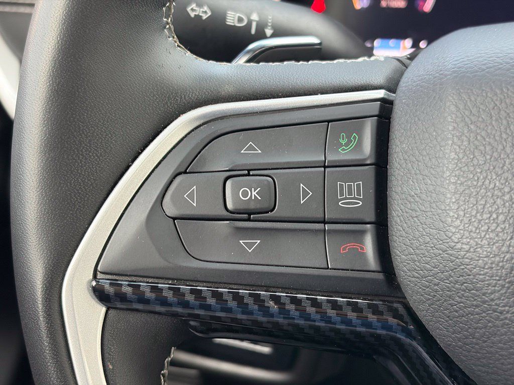 Used 2023 Jeep Grand Cherokee L Laredo AWD/4WD image 28