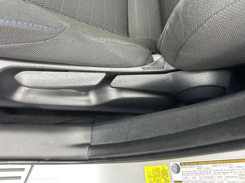 Used 2022 Toyota Corolla SE image 32