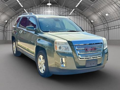 Used 2015 GMC Terrain SLE w/ Convenience Package FWD image 1