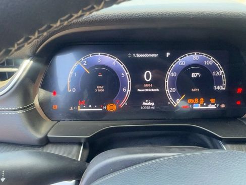 Used 2025 Jeep Grand Cherokee Altitude RWD image 16