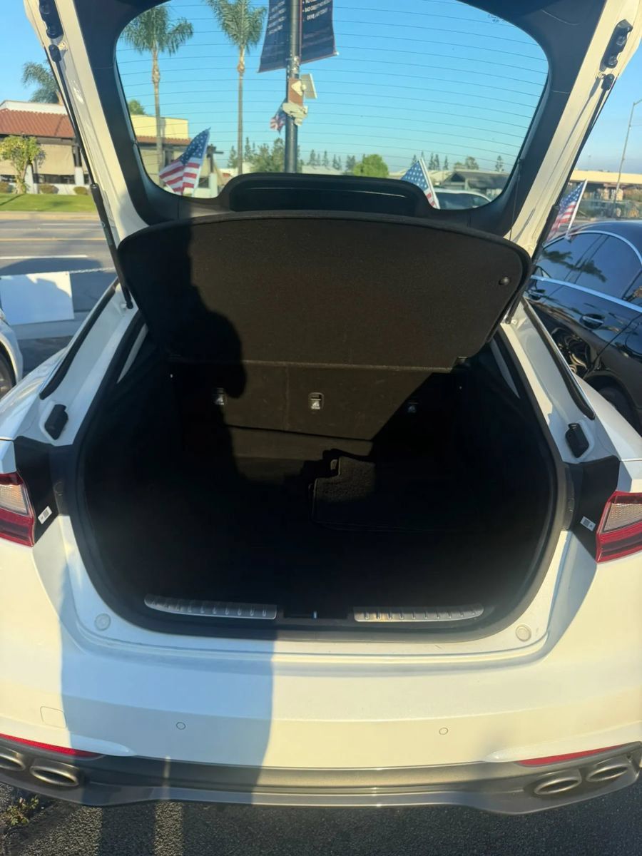 Used 2018 Kia Stinger RWD image 27