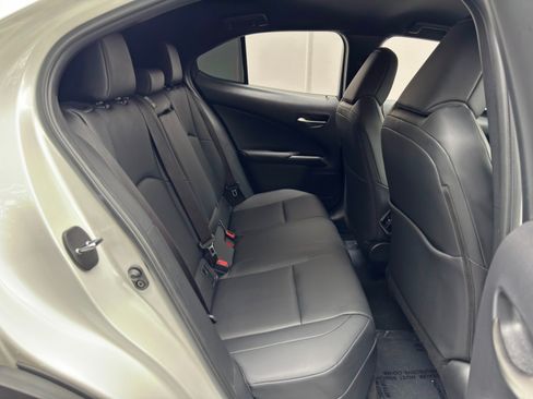 Used 2022 Lexus UX 200 w/ Accessory Package (Z2) FWD image 37