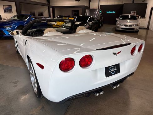 Used 2006 Chevrolet Corvette Coupe w/ Preferred Equipment Group RWD image 9