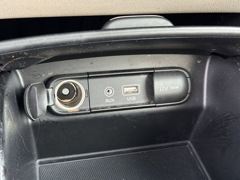 Used 2019 Kia Sorento FWD V6 image 28