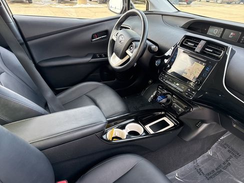 Used 2016 Toyota Prius Four image 21