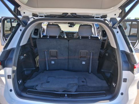 Used 2022 Jeep Grand Cherokee L Limited AWD/4WD image 19