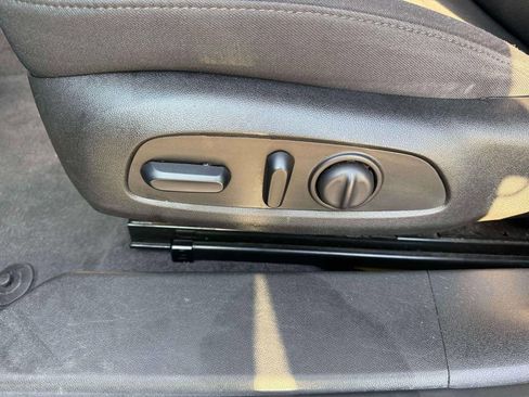 Used 2023 Chevrolet Malibu LT FWD image 17