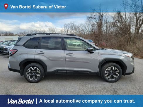 Certified 2025 Subaru Forester Premium image 6