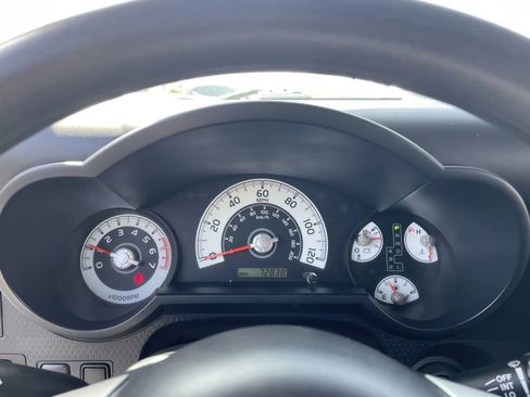 Used 2014 Toyota FJ Cruiser 2WD w/ Convenience Package image 22