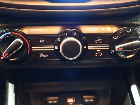 Used 2021 Kia Soul LX image 20