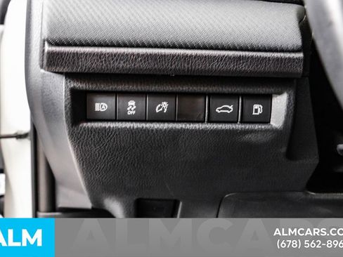 Used 2025 Toyota Camry SE image 31