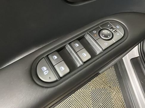 Used 2025 Hyundai Ioniq 5 SEL AWD/4WD image 10