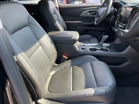 Used 2020 Chevrolet Traverse LT w/ LT Premium Package FWD image 24