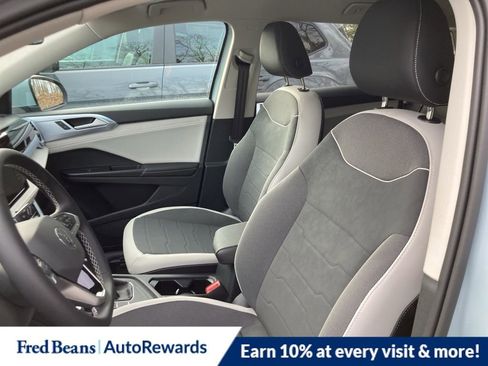 New 2026 Volkswagen Taos SE image 10