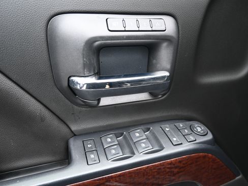 Used 2018 GMC Sierra 1500 SLT image 17