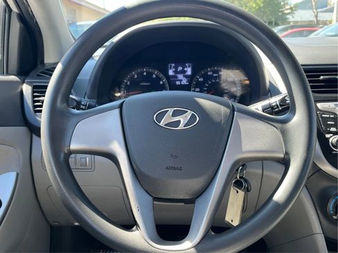 Used 2015 Hyundai Accent GLS image 16
