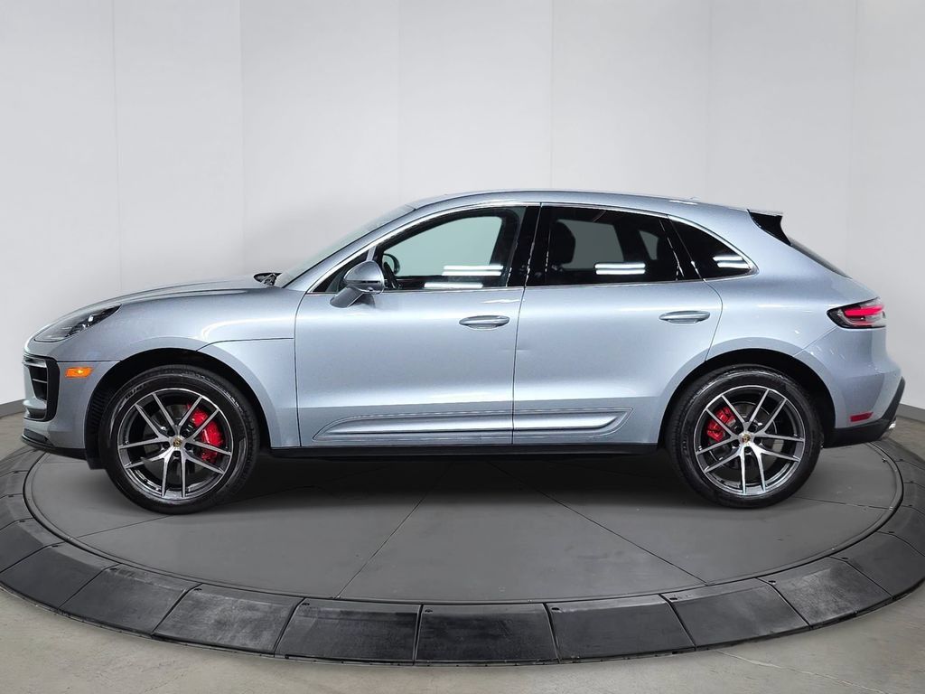 Used 2023 Porsche Macan S AWD/4WD image 2
