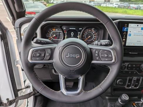Certified 2025 Jeep Wrangler Unlimited Sahara AWD/4WD image 13